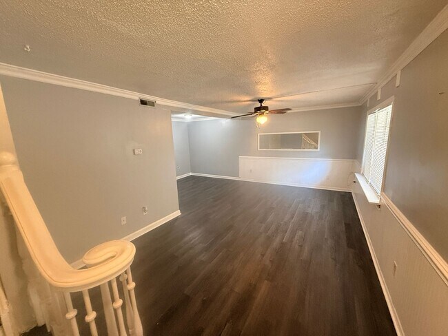 11008 Hunter Trail Ln