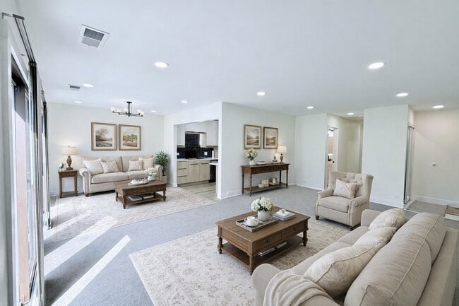 Photo - 98 Marble Hill Ct Unit B2