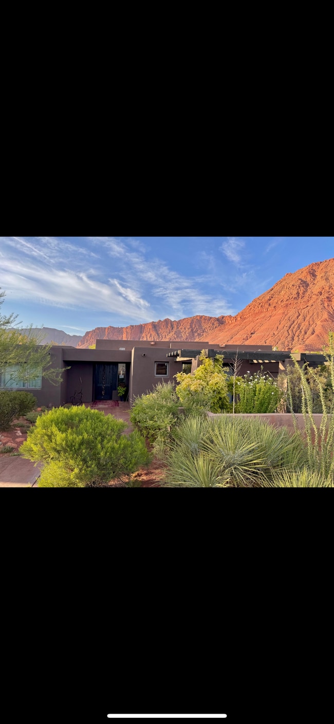 Photo - 384 W Brittlebush Way
