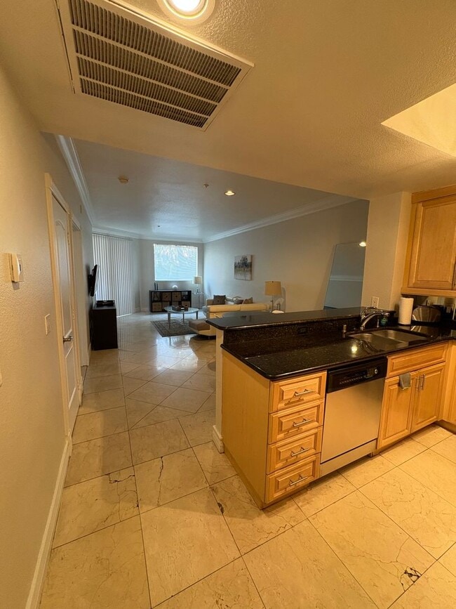 Spacious fully furnished 1 bedroom condo l... - Spacious fully furnished 1 bedroom condo l...