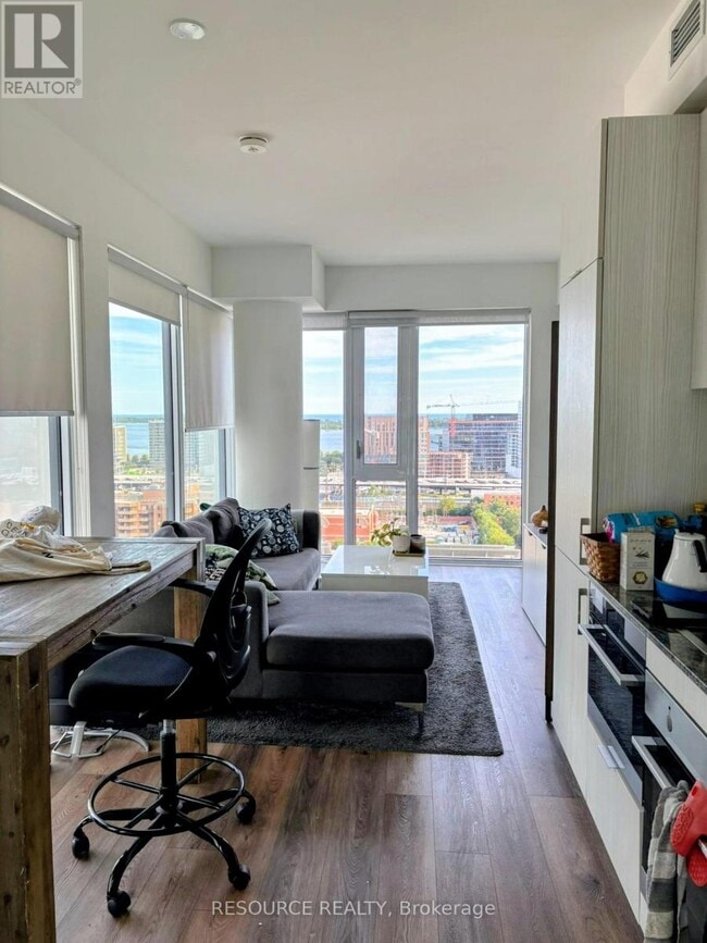 158 Front St E Unit 1708