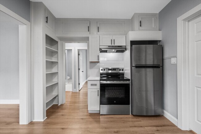 Photo - 2111 Herring Ave