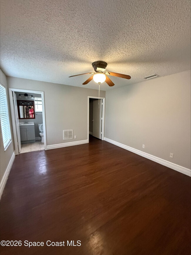 Photo - 1812 Glenridge St NW
