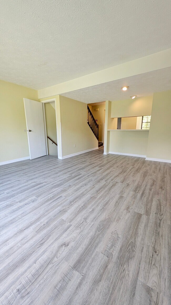 Photo - 534 E Graham Pl