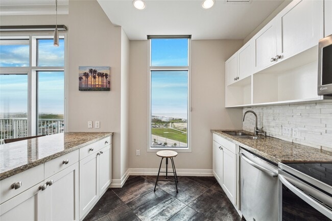 Building Photo - 500 Seawall Blvd Unit 1306 Rental