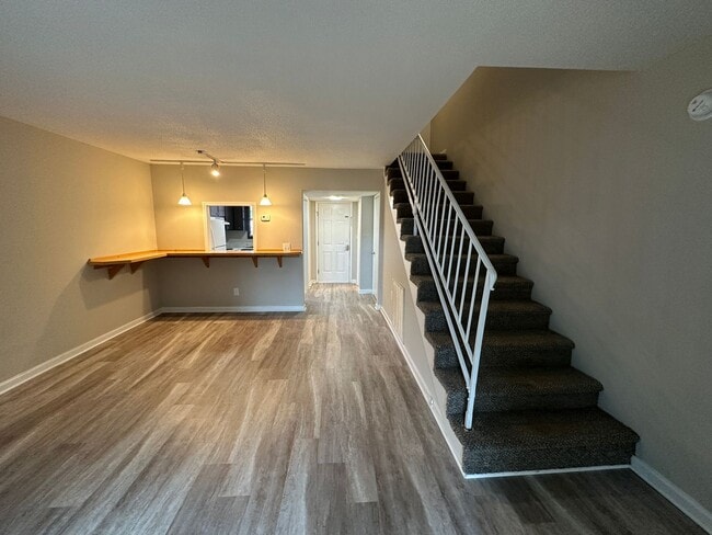 Photo - 2 bedroom 1.5 Bath Townhouse Village Green