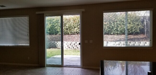 Photo - Beautiful 4 bd 2 bath Home for Rent in ANATOLIA Village Rancho Cordova