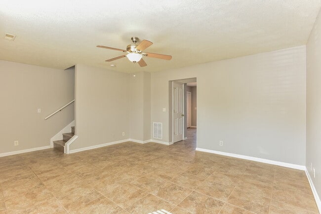 Photo - 675 Legacy Dr