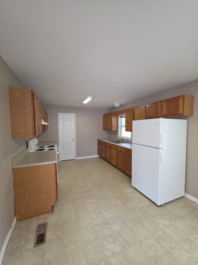 Photo - 204 S Laredo Ave