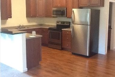 Ridgeview Kitchen - The Ridgeview Townhomes & The Crossings