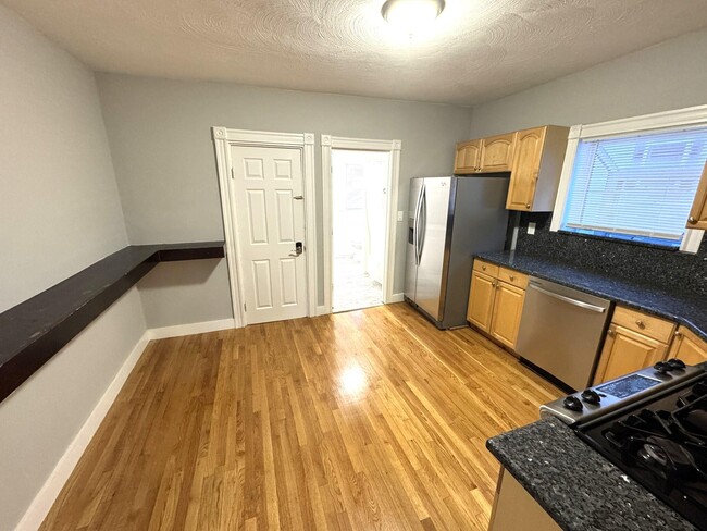 Photo - 35 Cameron Ave Apartments Unit 2