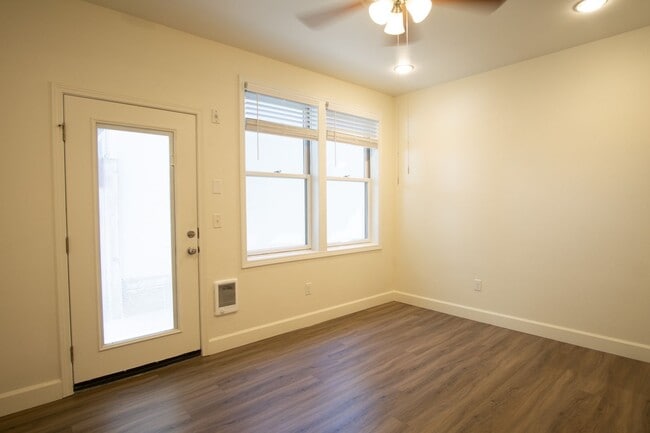 Photo - Contemporary Studio in Sullivan's Gulch! Unit 05