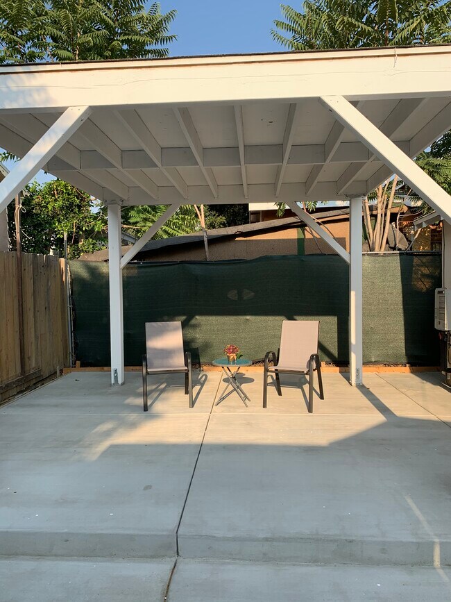 Photo - 10528 Langmuir Ave