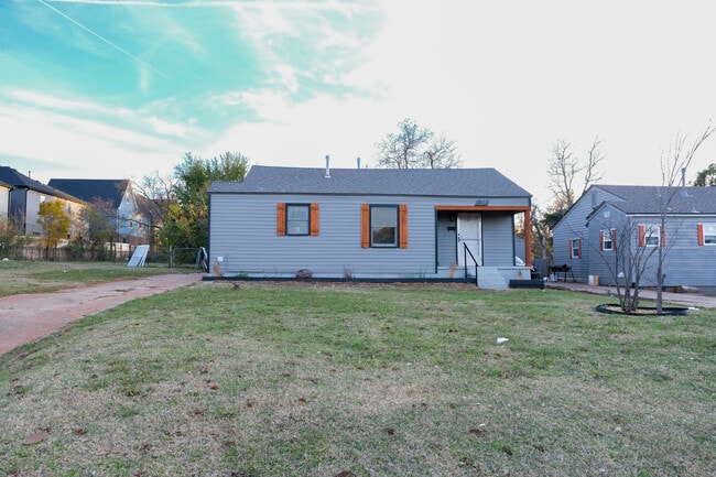 1808 NW 40th St
