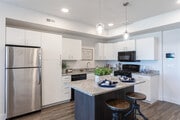1HAB, 1BA - 699 ft²