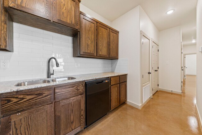 Photo - 1917 Caspian Trl Unit 1917 A Caspian Trail