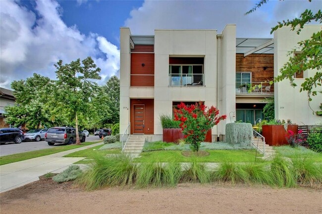 Building Photo - 2114 Philomena St
