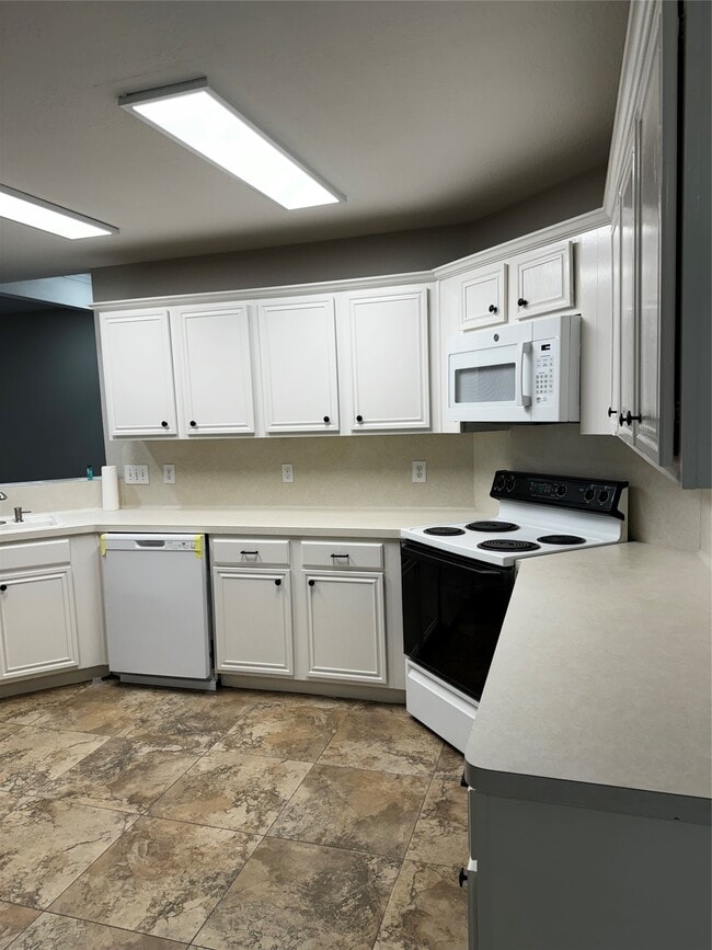 Photo - 18614 Timbers Dr