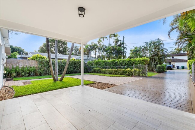 Photo - 4471 SW 10th St