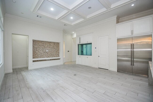 Photo - 422 Mignon Ln