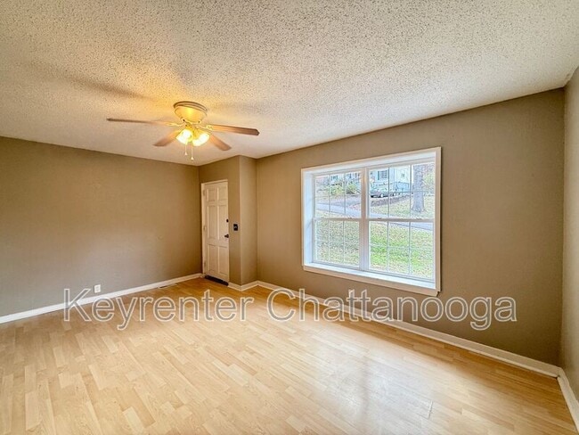 Photo - 5 Gaylord Dr