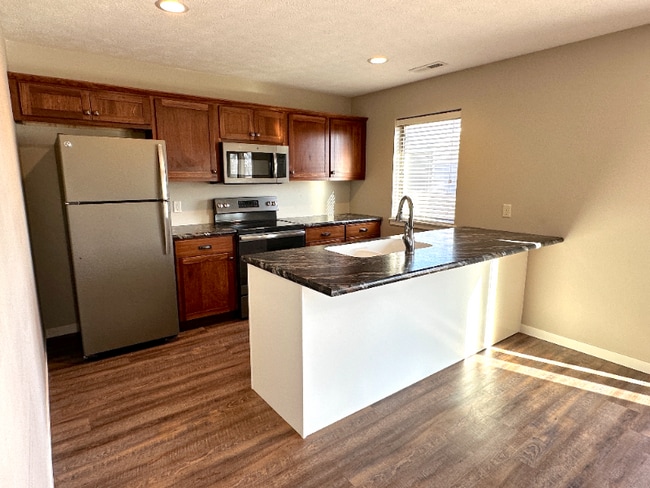 Photo - 3005 Zenith Ave