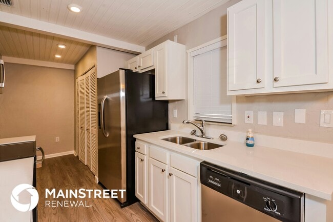 Photo - 2426 Stratford Dr