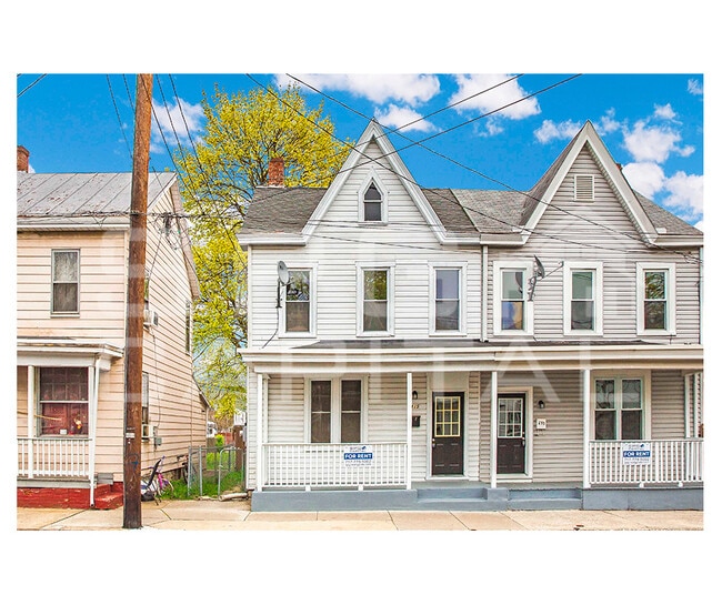 Building Photo - 415 N Pitt St