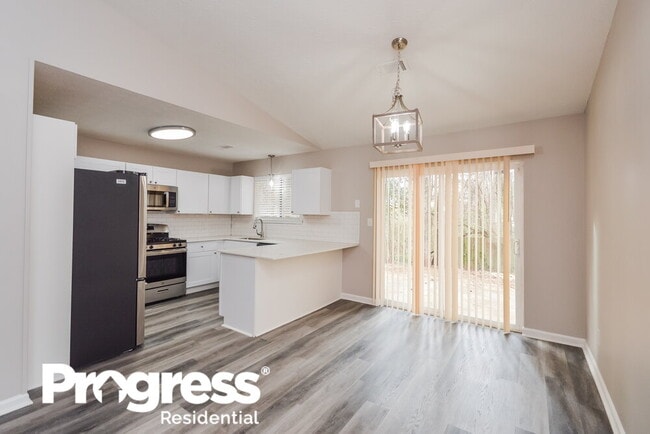 Photo - 7943 Taylor Cir