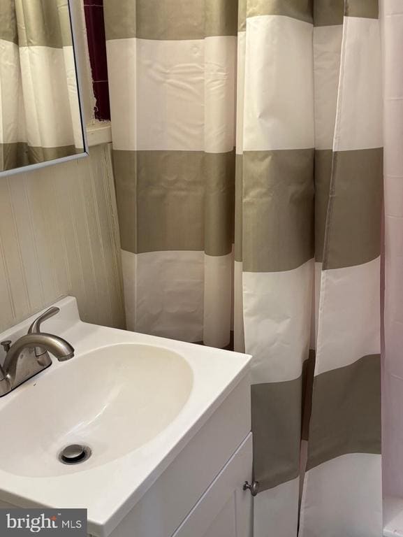 Photo - 914 Burnside Rd