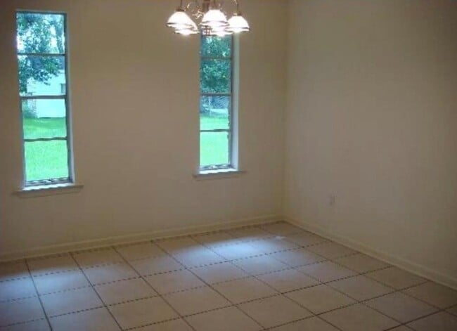 Photo - 208 Maryland Dr