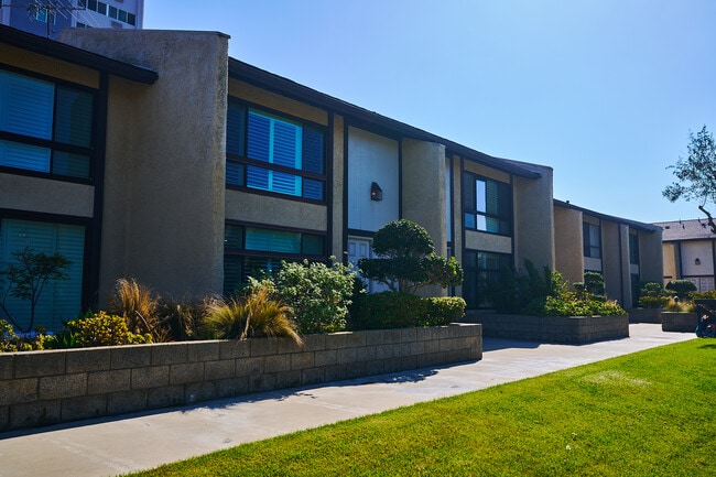 Photo - 3520 Maricopa St