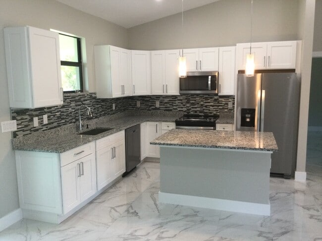 Photo - 17089 Urban Ave