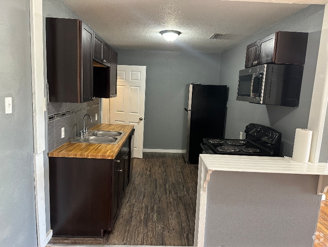 Building Photo - 311 Glamis Ave Rental