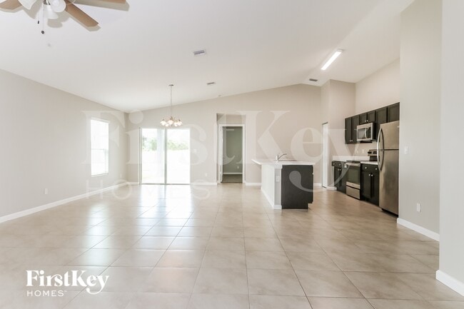 Photo - 122 SW Sea Lion Rd