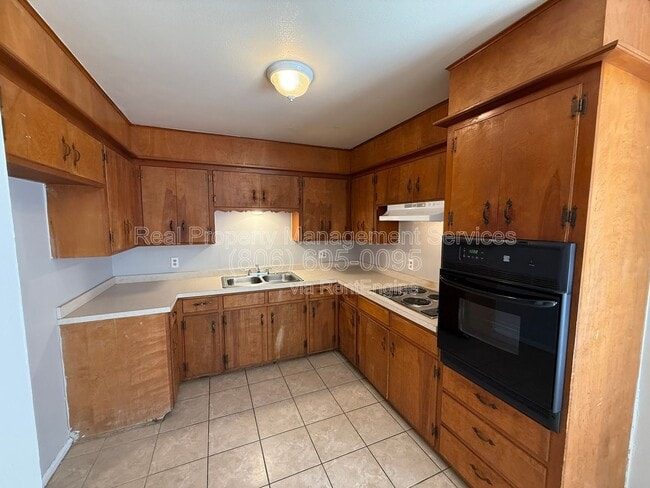 Photo - 2121 73rd St