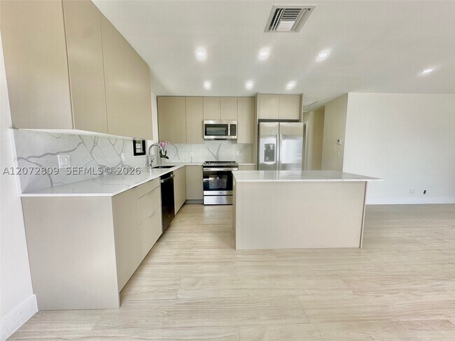 Photo - 1610 NE 17th St Unit 1610