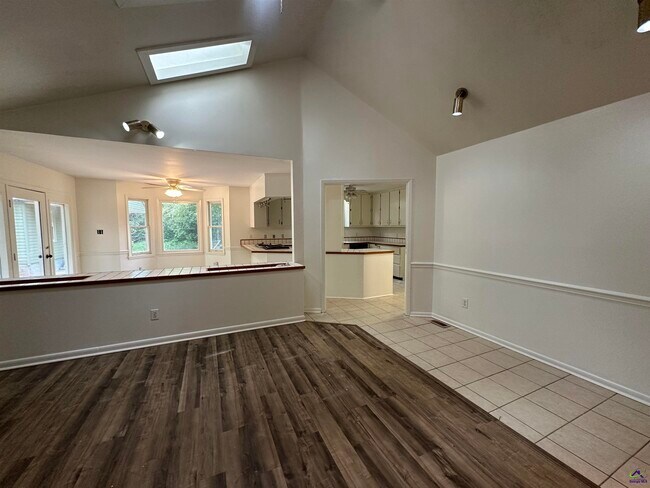 124 Glen Oaks Rd