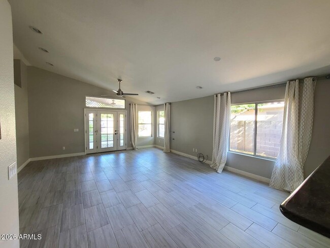 Photo - 2324 E Browning Pl