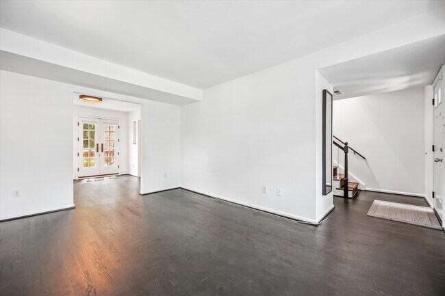 Photo - 6705 Hillandale Rd