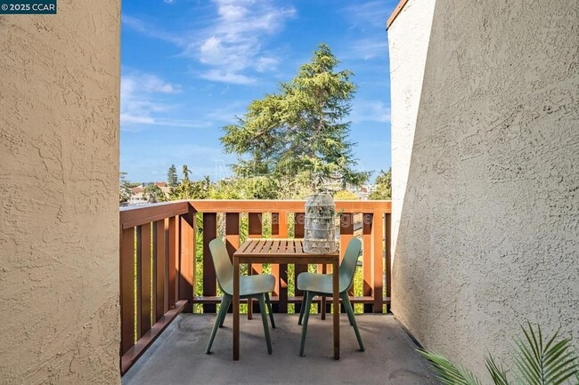 Photo - 233 Orange St Unit 304