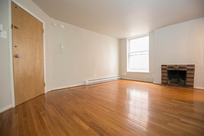 Photo - 927 Pine St Unit 303