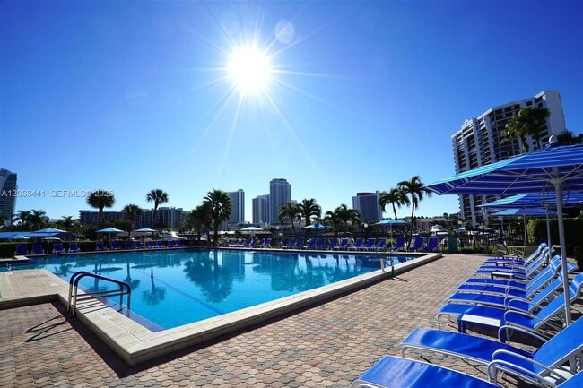 Photo - 600 Three Islands Boulevard Unidad 1416