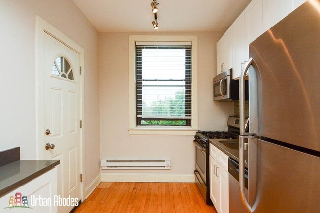Photo - 2329 N Rockwell St Unit J04W