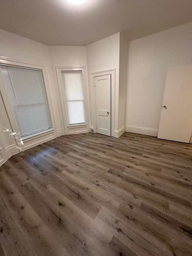 1403 Main St Unit 1F