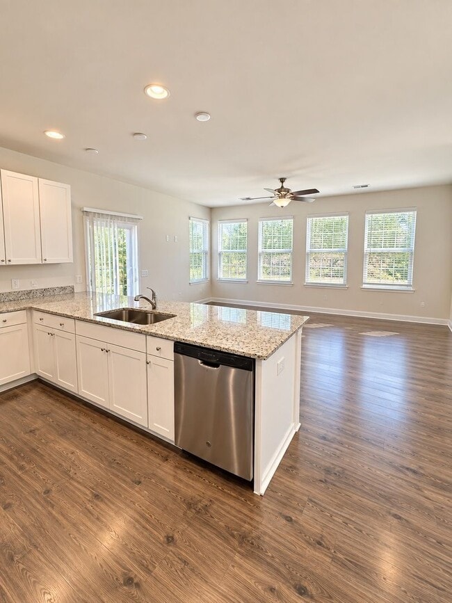 7775 Montview Rd