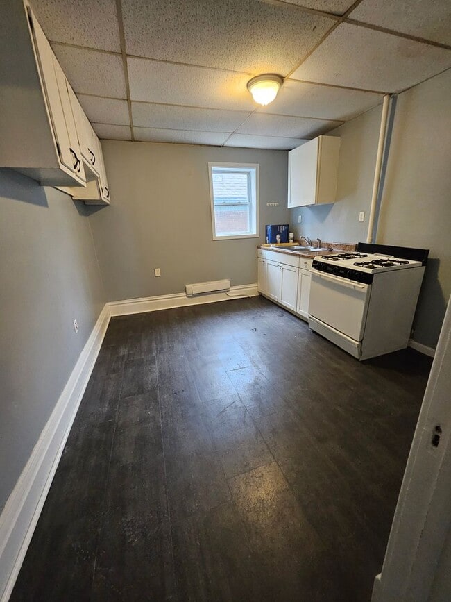 Photo - 2nd level 4 bedroom 2 bathroom apartment