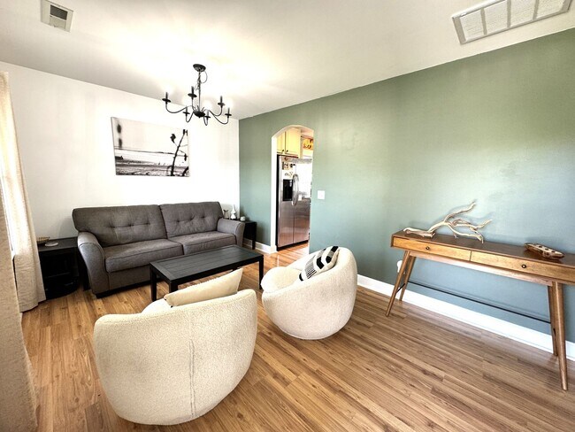 Photo - Minutes to the Beach! Conveniently located between Jacksonville & Wilmington
