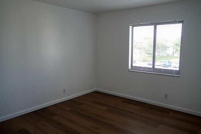 Photo - 3720 N Pine Island Rd Unidad 334