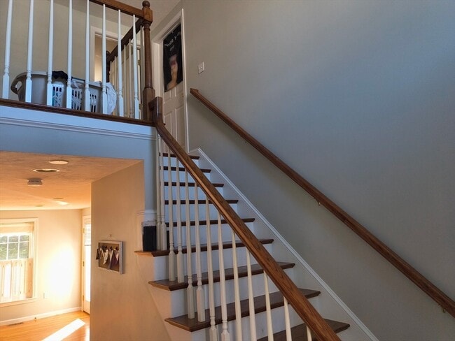 Photo - 7 Newbury Dr